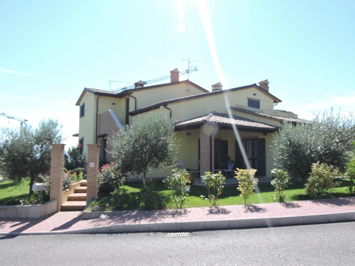 La Casa Di Marco E Lorella Fratta Todina Ngoại thất bức ảnh