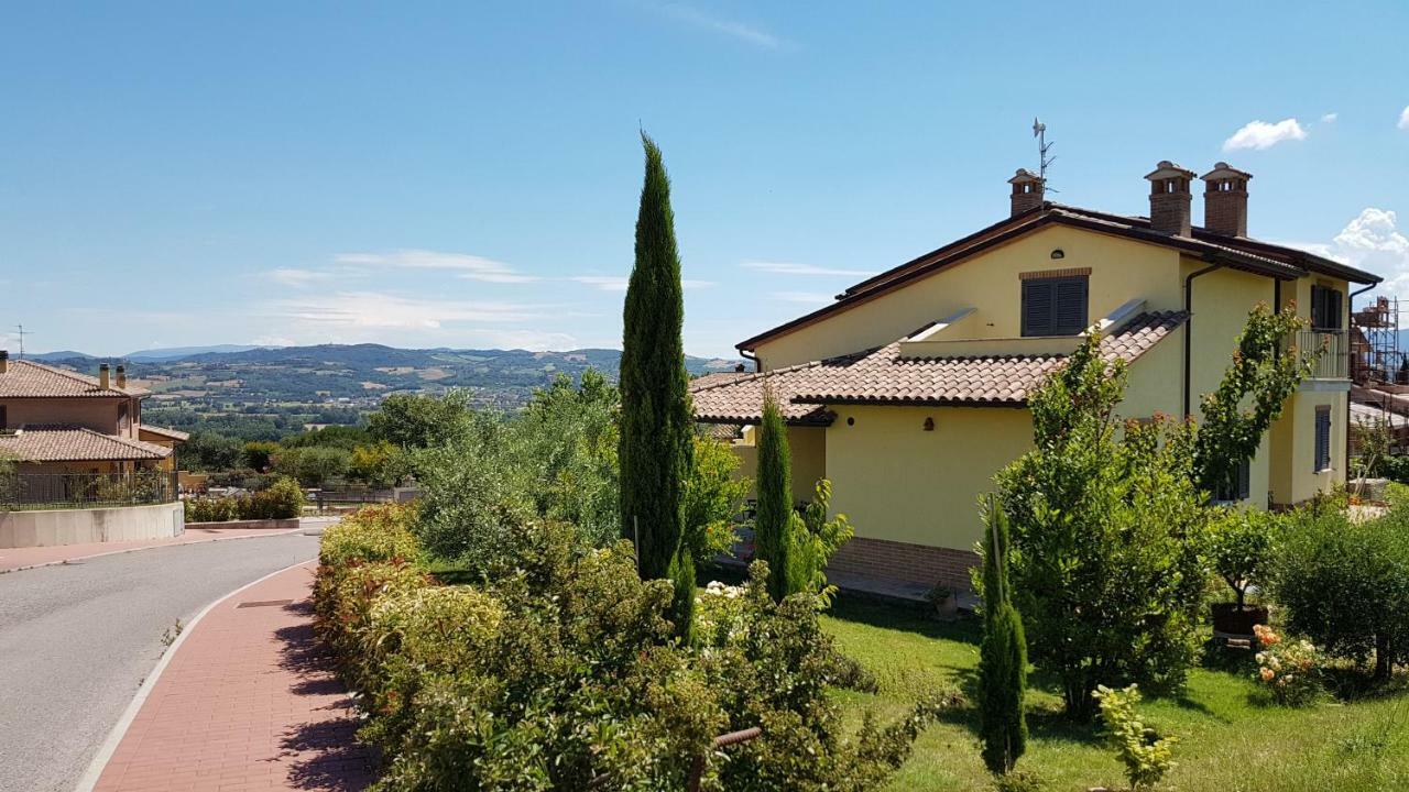 La Casa Di Marco E Lorella Fratta Todina Ngoại thất bức ảnh